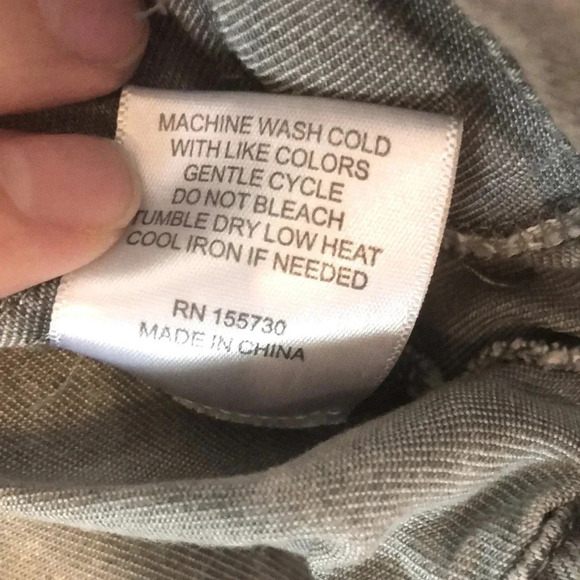 Jane + Delancey Grey Denim Distressed Jacket Women’s Medium - Picture 7 of 7